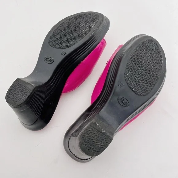 PINK 90s VINTAGE LEATHER SILVER BUCKLE PLATFORM WEDGE SANDALS - Picture 4 of 4